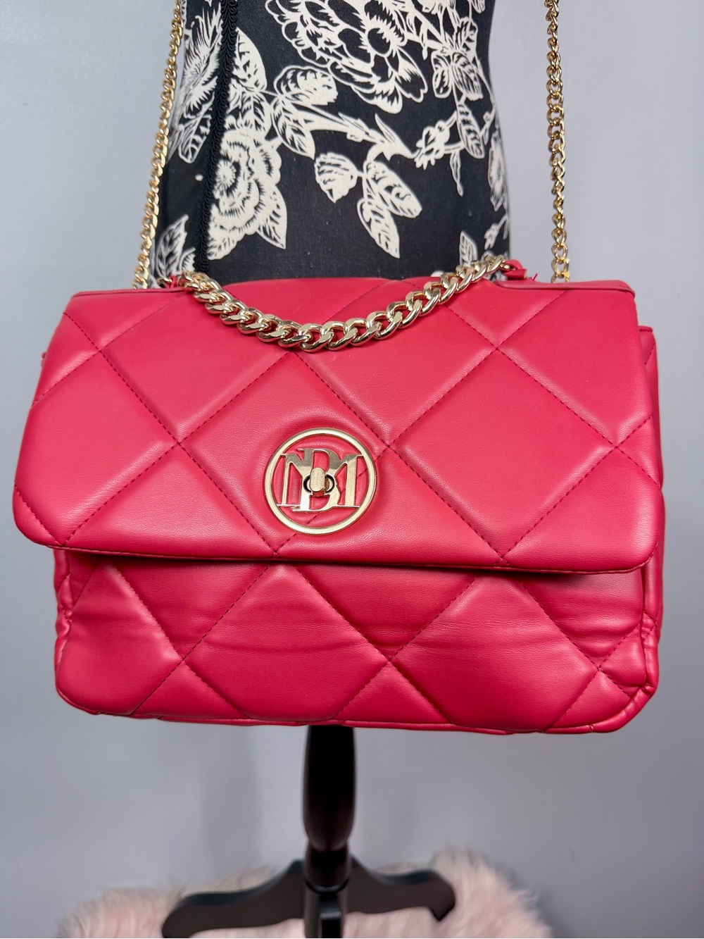 Studio Badgley Mischka red quilted soft leather gold chain purse size medium